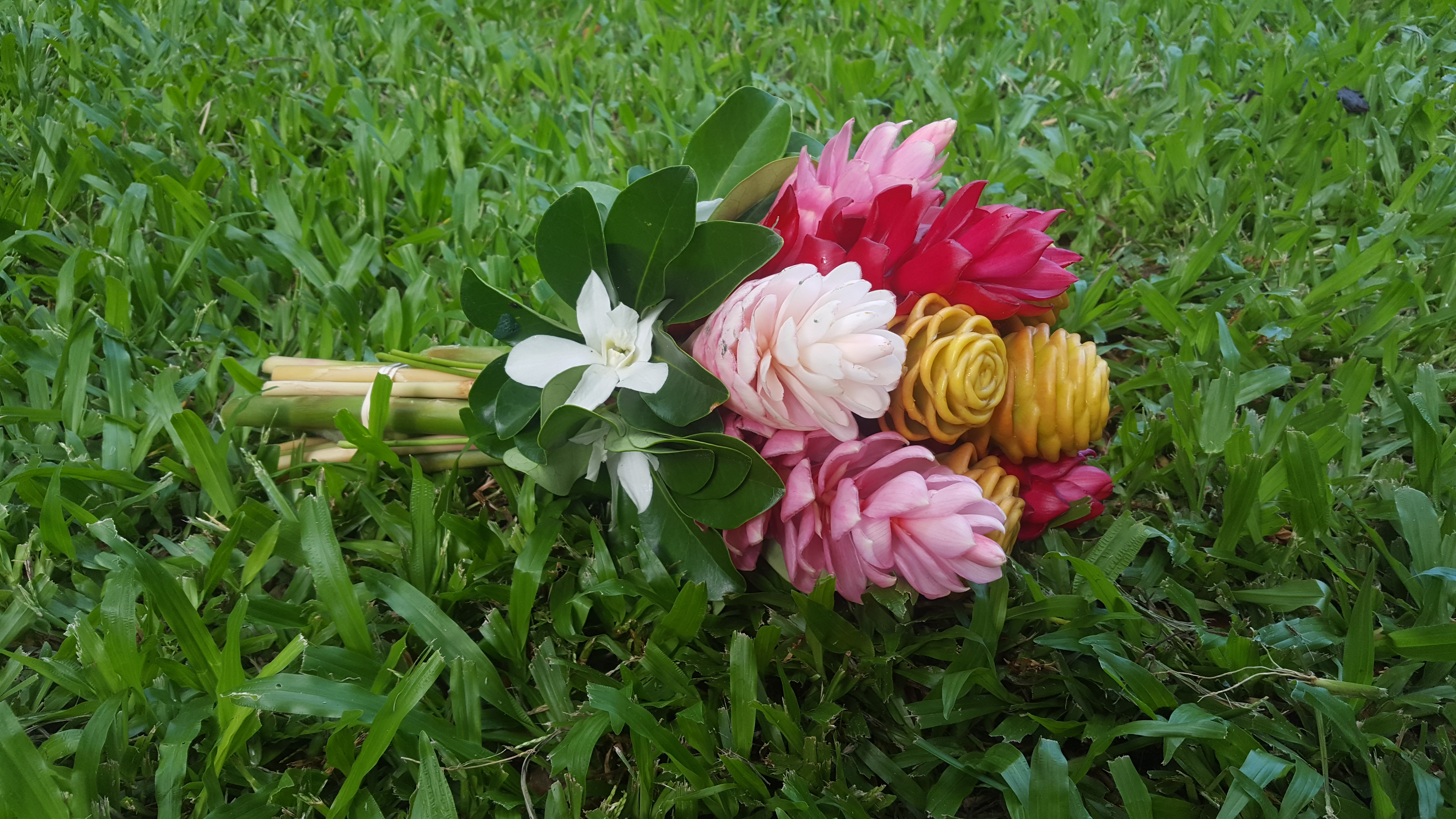 wedding-bouquet-in-grass.jpg